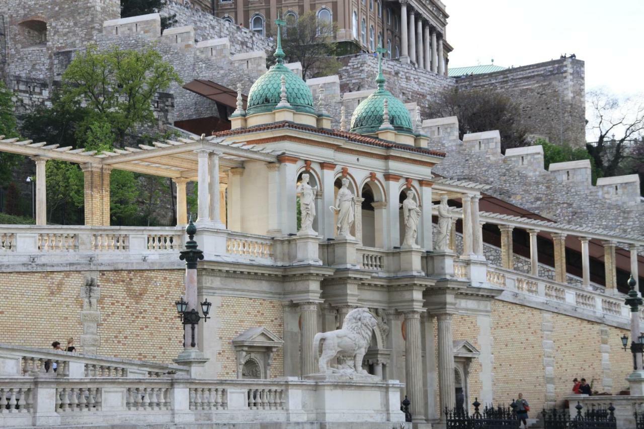 Christine Apartment Close To The Buda Castle Boedapest Buitenkant foto