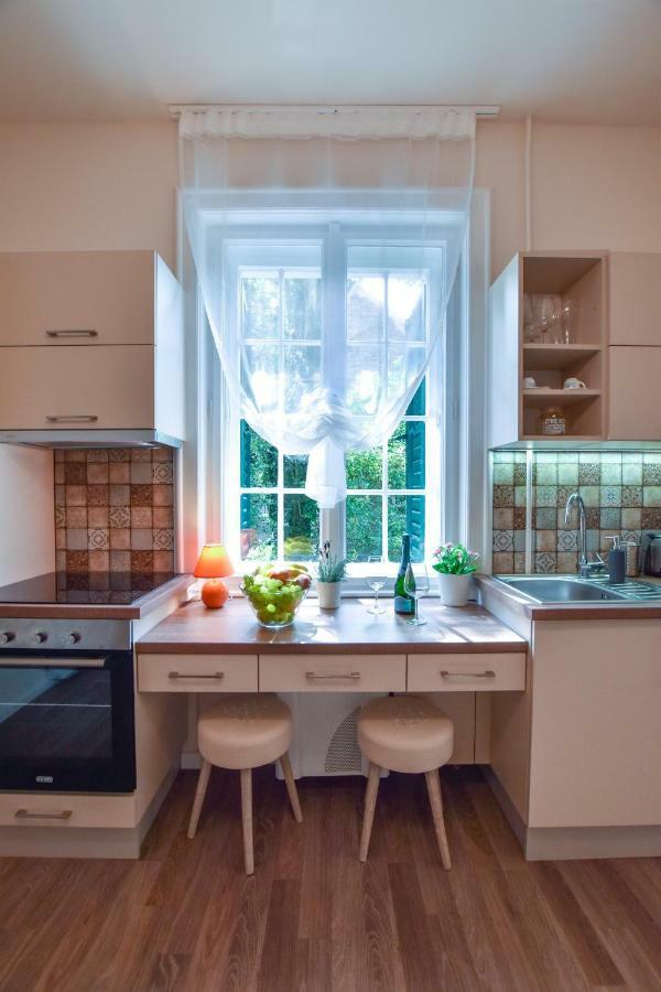 Christine Apartment Close To The Buda Castle Boedapest Buitenkant foto